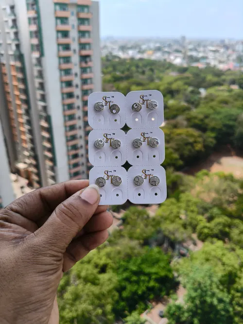 CIRCLE STUD